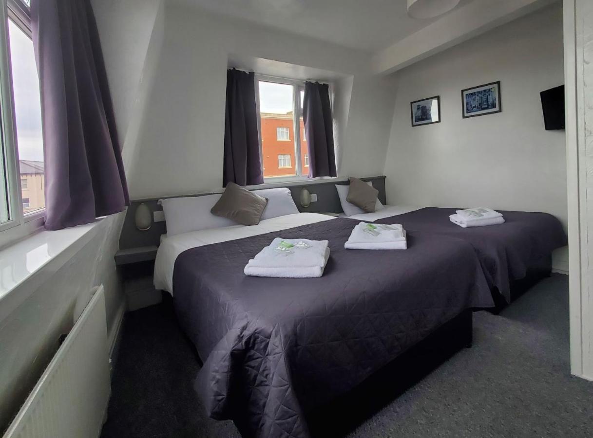 Chambre Familiale (2 Adultes + 1 Enfant)